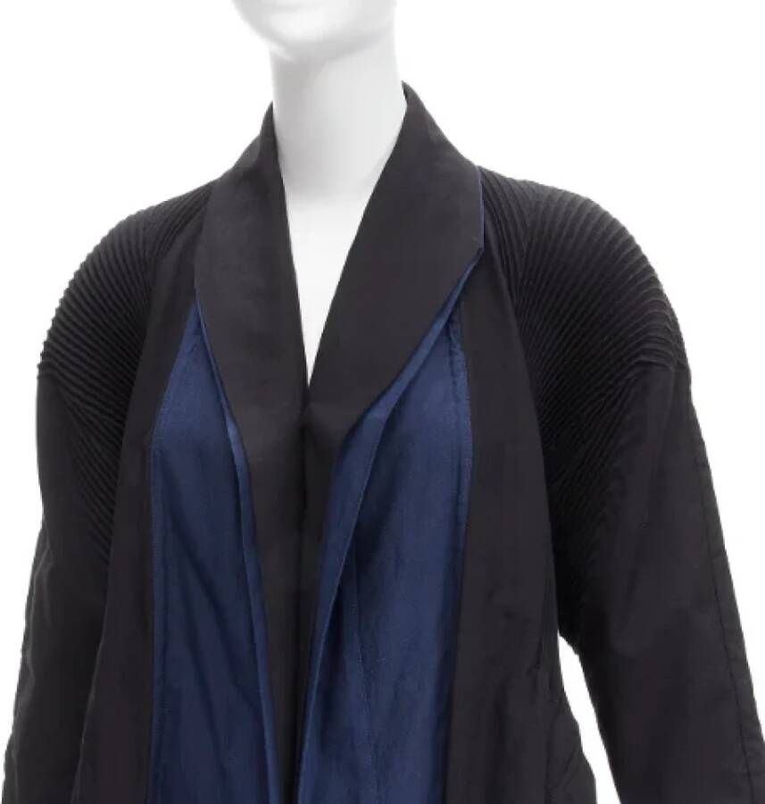 Issey Miyake Pre-owned Cotton outerwear Black Dames