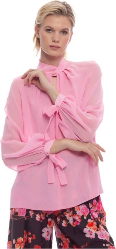 Kocca Elegant blouse with bow detail on the cuffs Roze Dames