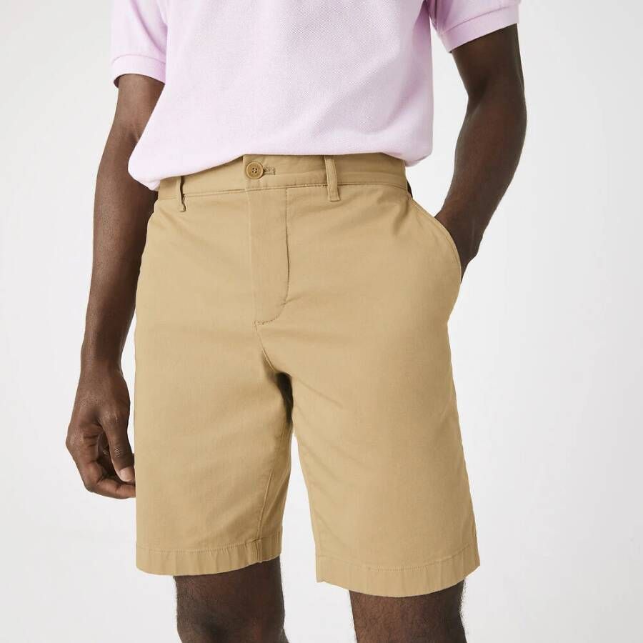 Lacoste Gemoderniseerde Slim Fit Stretch Katoenen Bermuda Shorts Beige Heren