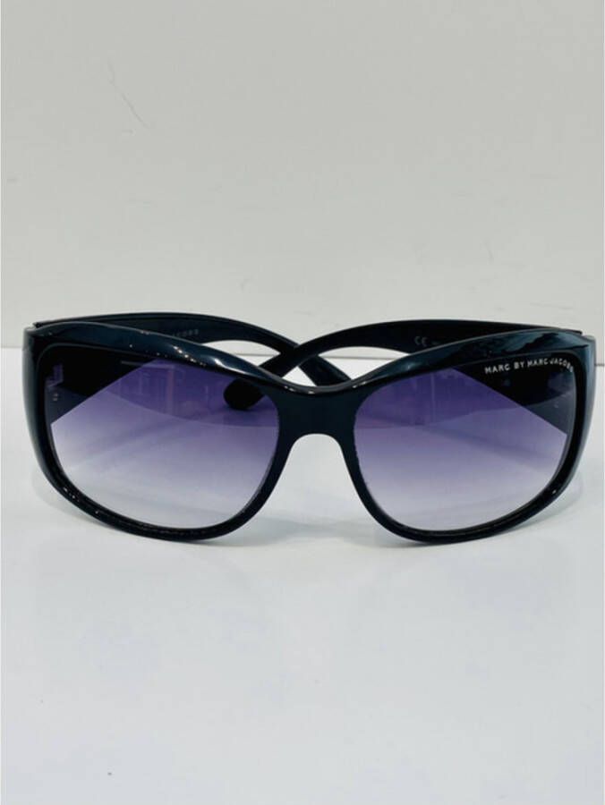 Marc Jacobs Pre-owned Sungles Zwart Dames
