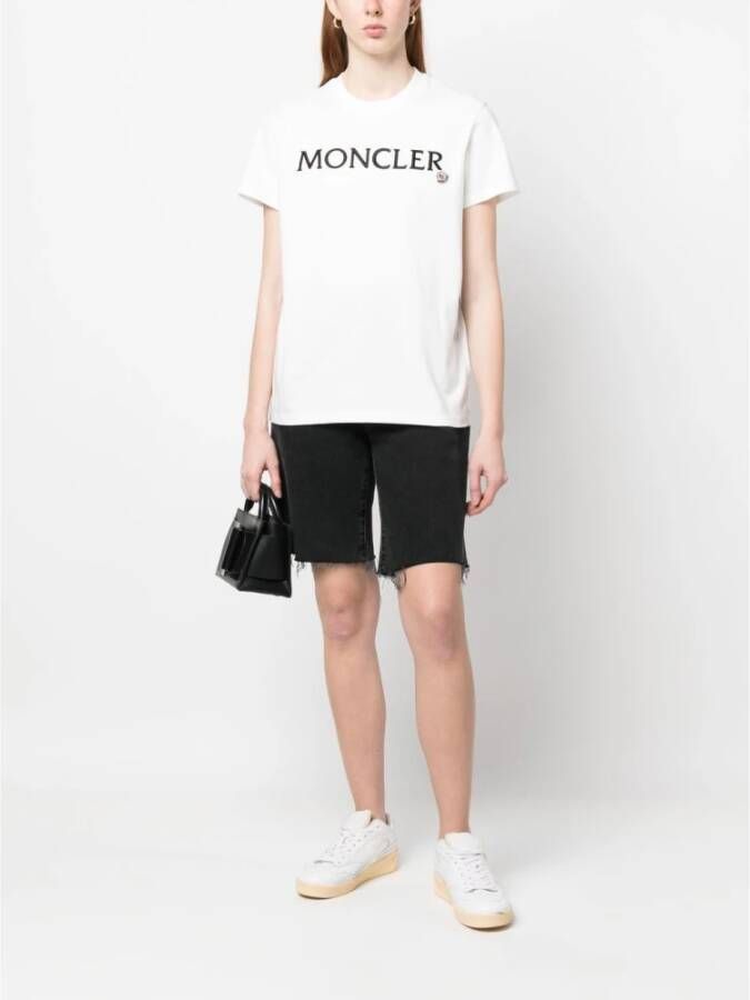 Moncler Beige Logo-Print T-Shirt Ss23 Wit Dames