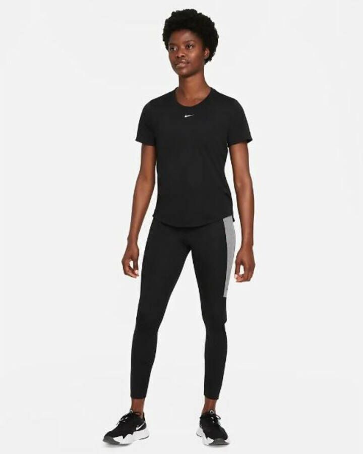 Nike Comfortabele en stijlvolle dames T-shirt Zwart Dames