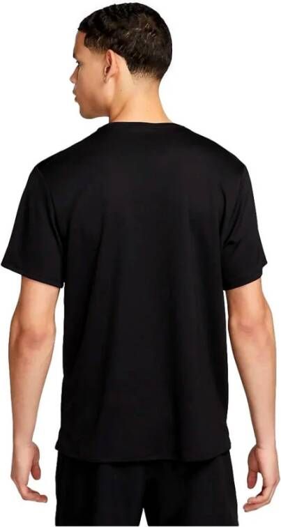 Nike Heren Miler Dv9315 T-Shirt Zwart Heren