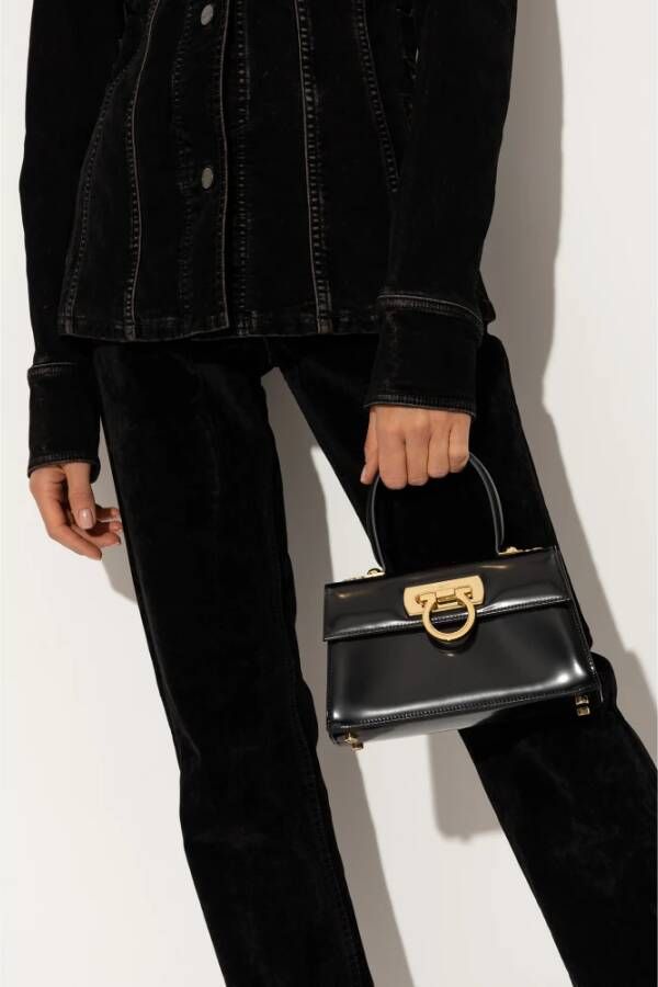 Salvatore Ferragamo Leren schoudertas Zwart Dames