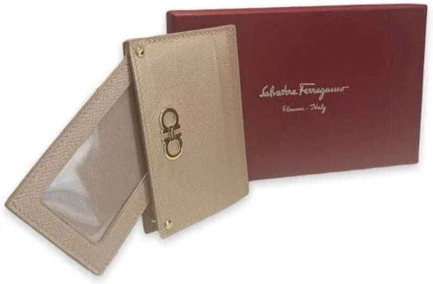 Salvatore Ferragamo Pre-owned Voldoende lederen portefeuilles Beige Dames