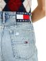 TOMMY JEANS Mom jeans MOM JEAN UHR TPRD BF7013 met destroyed effecten & logobadge - Thumbnail 7