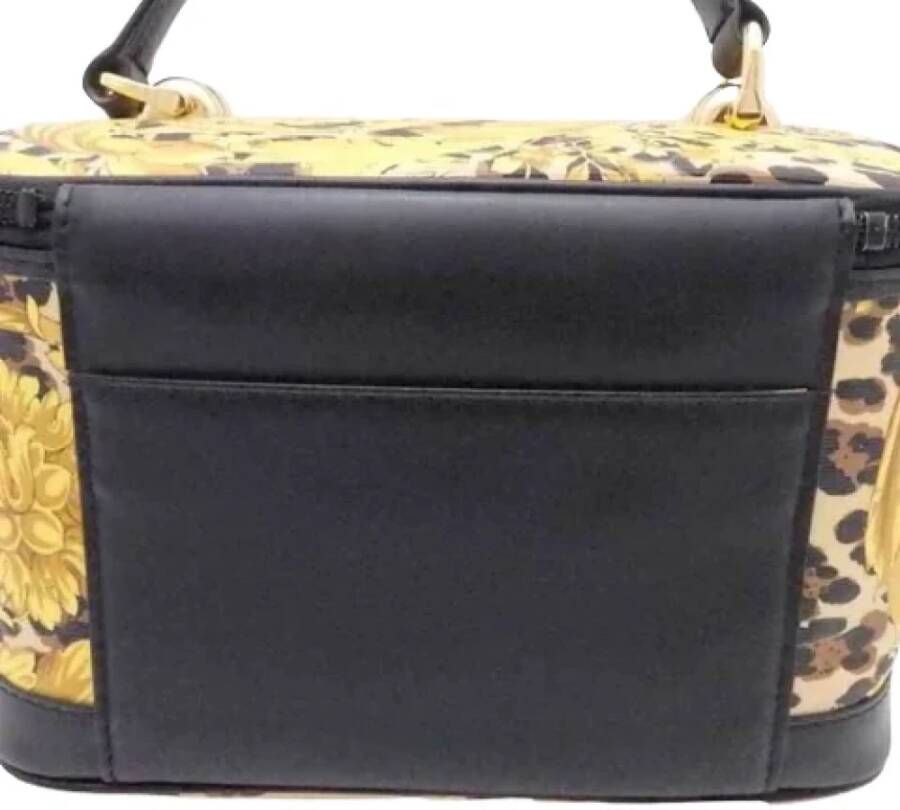 Versace Pre-owned Canvas handbags Geel Dames