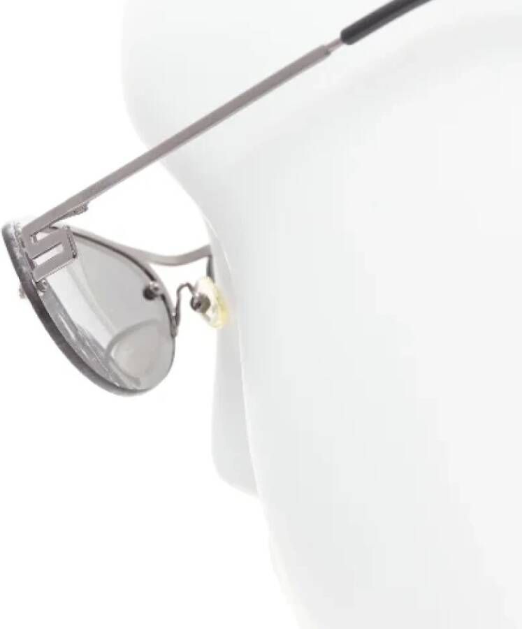 Versace Pre-owned Metal sunglasses Gray Dames