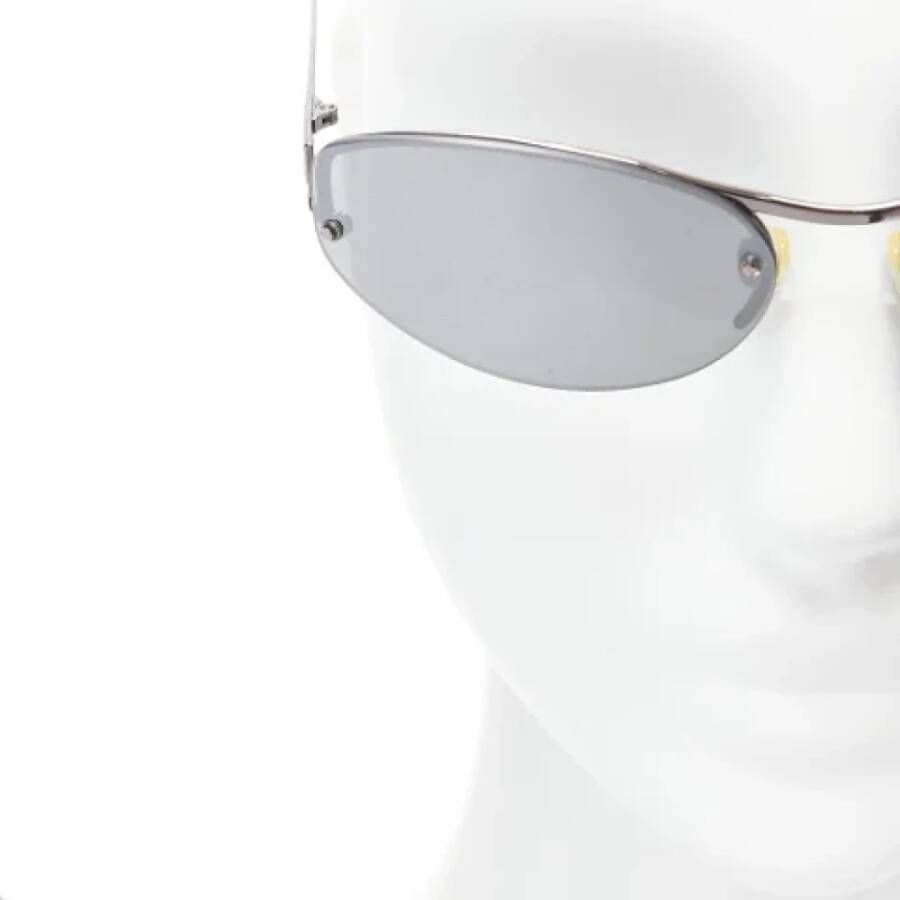 Versace Pre-owned Metal sunglasses Gray Dames