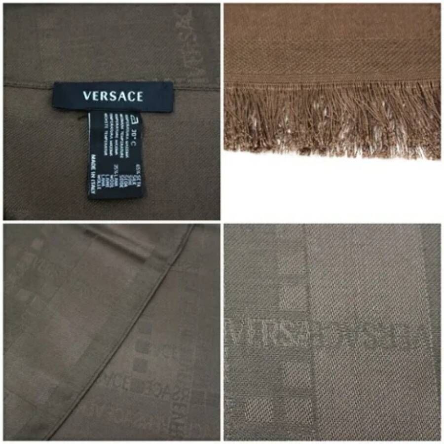 Versace Pre-owned Silk scarves Bruin Dames