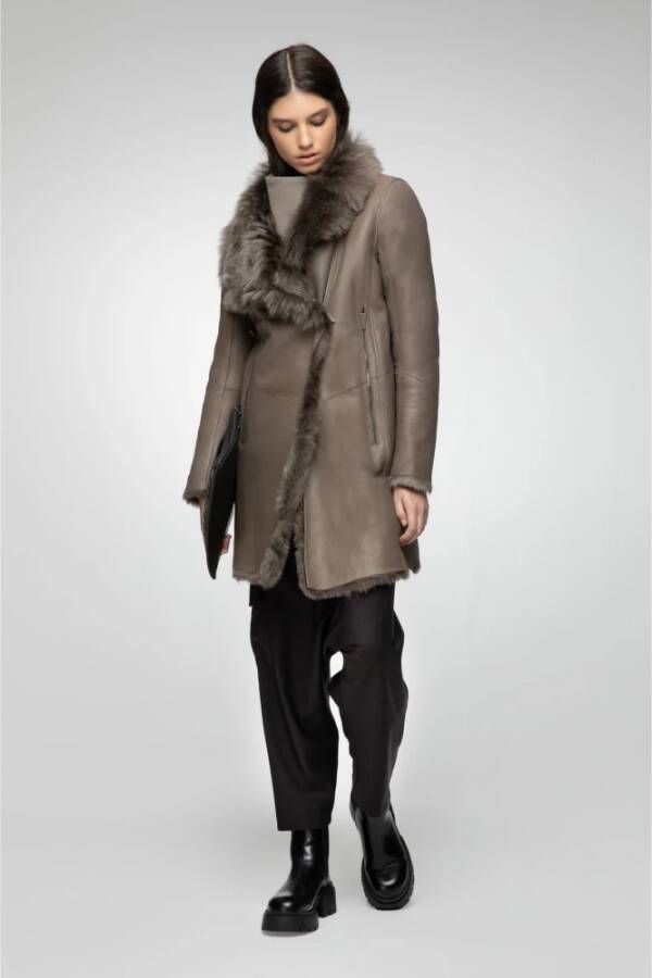 Vespucci by VSP Faux Fur & Shearling Jackets Beige Dames