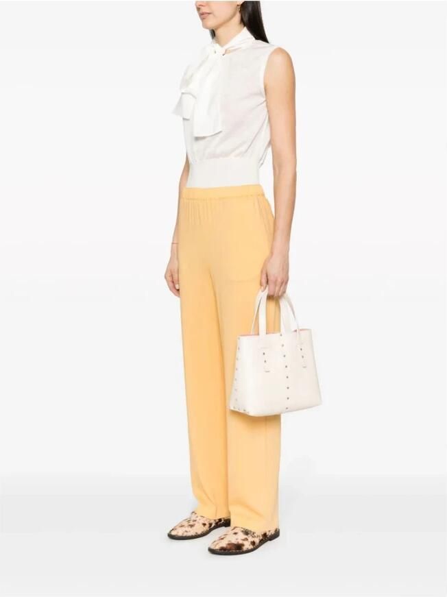 Fabiana Filippi Hobo bags Structured Shoulder Bag With Decorative Studs in wit - Foto 4