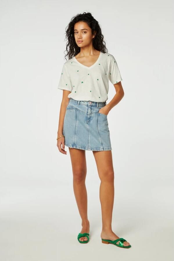 FABIENNE CHAPOT Dames Tops & T-shirts Phil V-neck Green Heart T-shirt Ecru - Foto 3