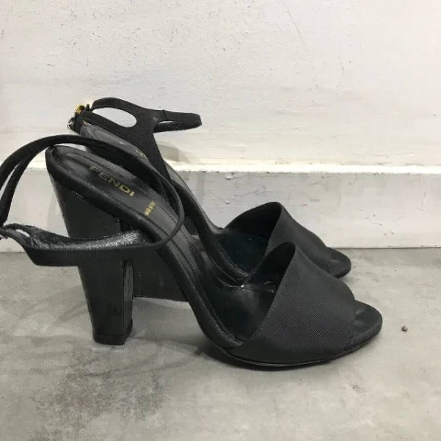 Fendi Vintage Pre-owned Canvas sandals Zwart Dames