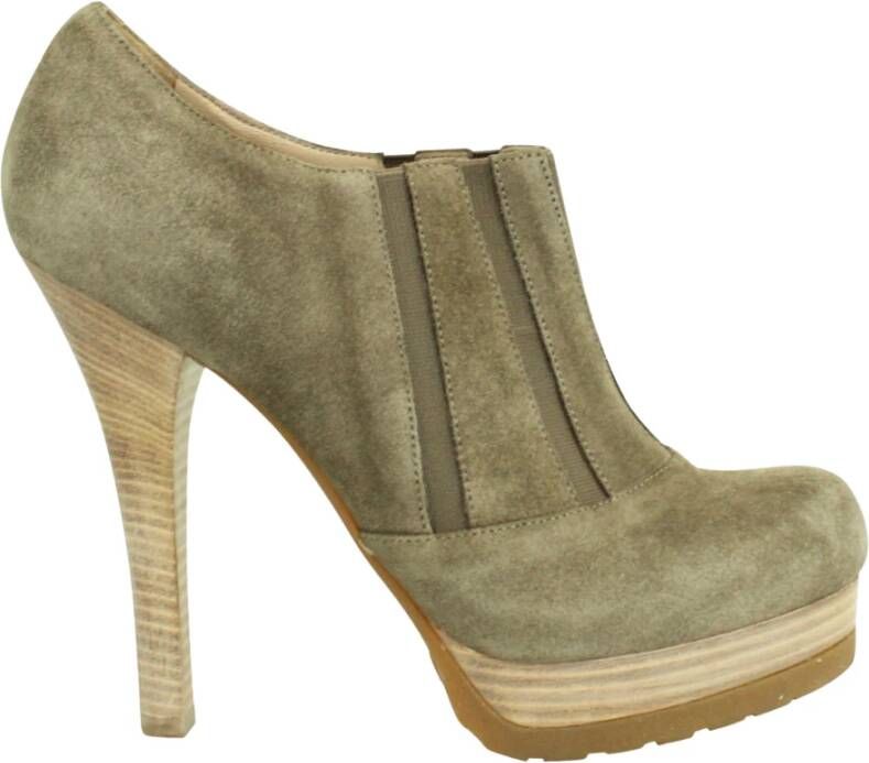 Fendi Vintage Preated Suede Boots Grijs Dames
