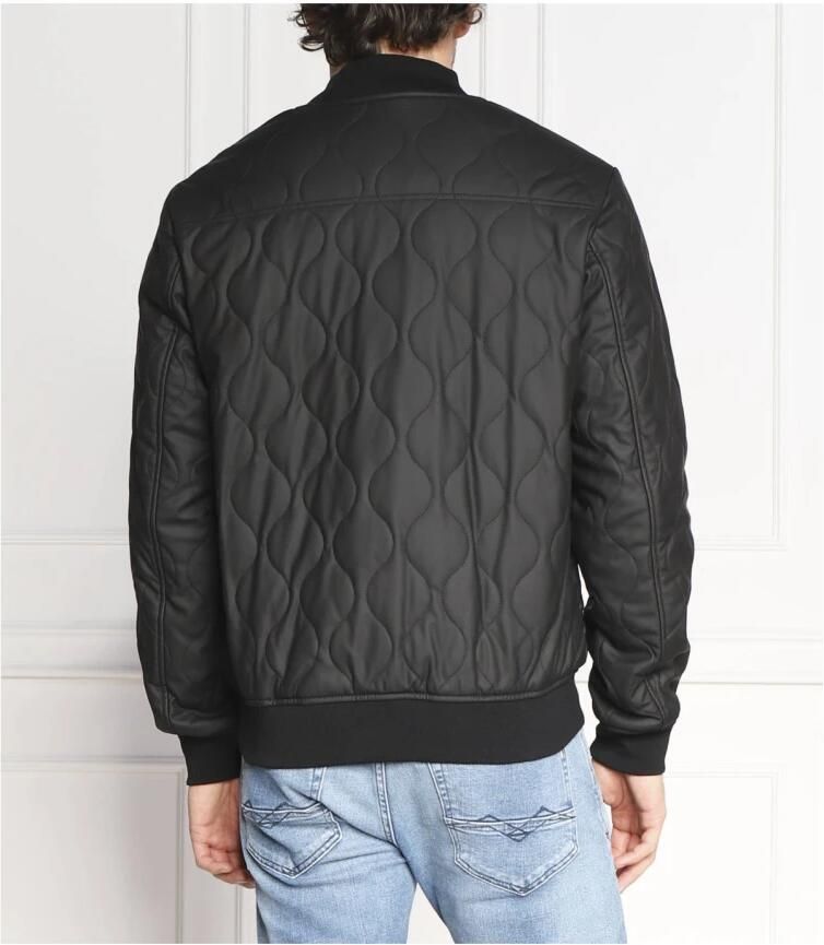 Guess Jack met labelpatch model 'QUILTED BOMBER'