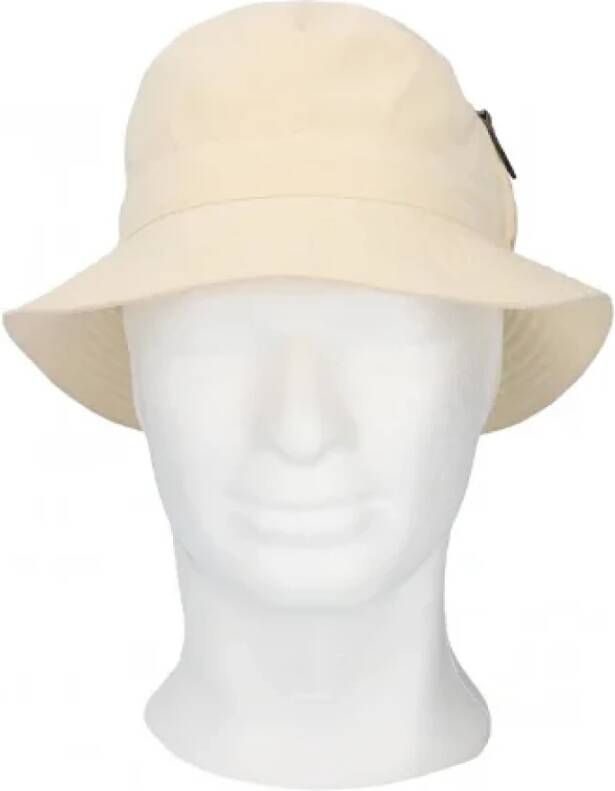 Hermès Vintage Pre-owned Leather hats Beige Unisex