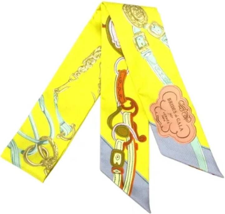 Hermès Vintage Pre-owned Silk scarves Geel Dames