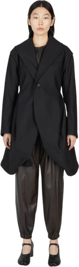 Issey Miyake Coats Zwart Dames