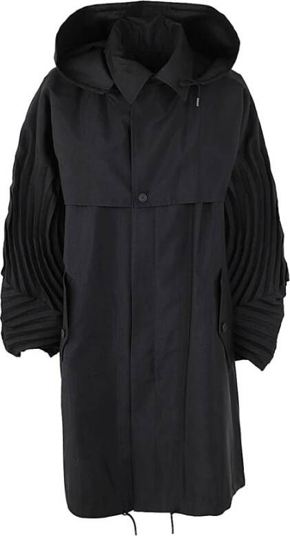 Issey Miyake Vacht Zwart Dames