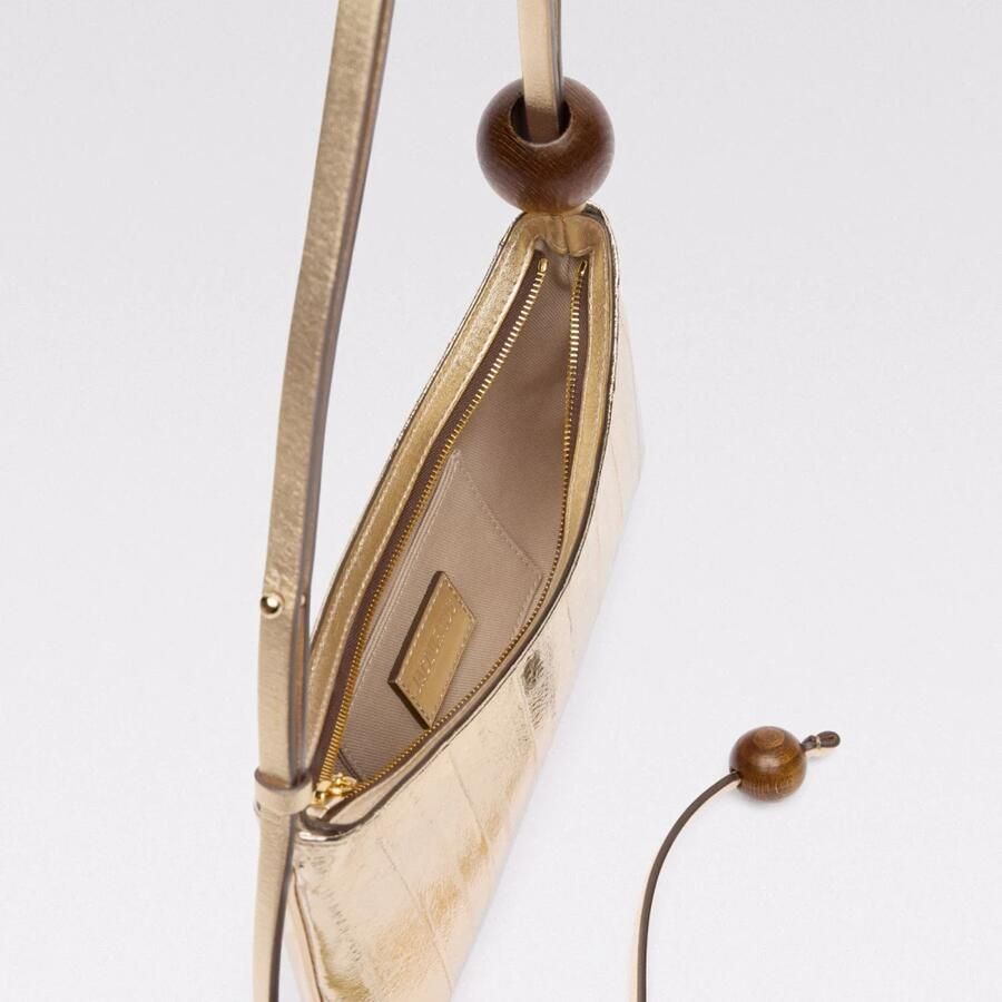 Jacquemus Shoppers Le Bisou Perle Leather Shoulder Bag in goud - Foto 3