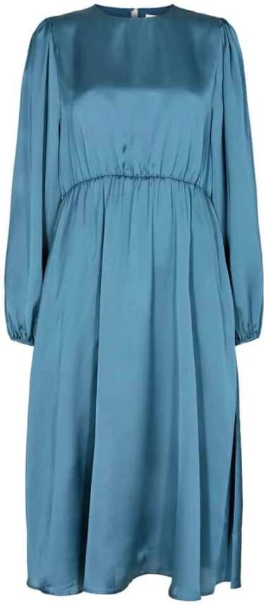 Levete Room Midi Jurken Blauw Dames