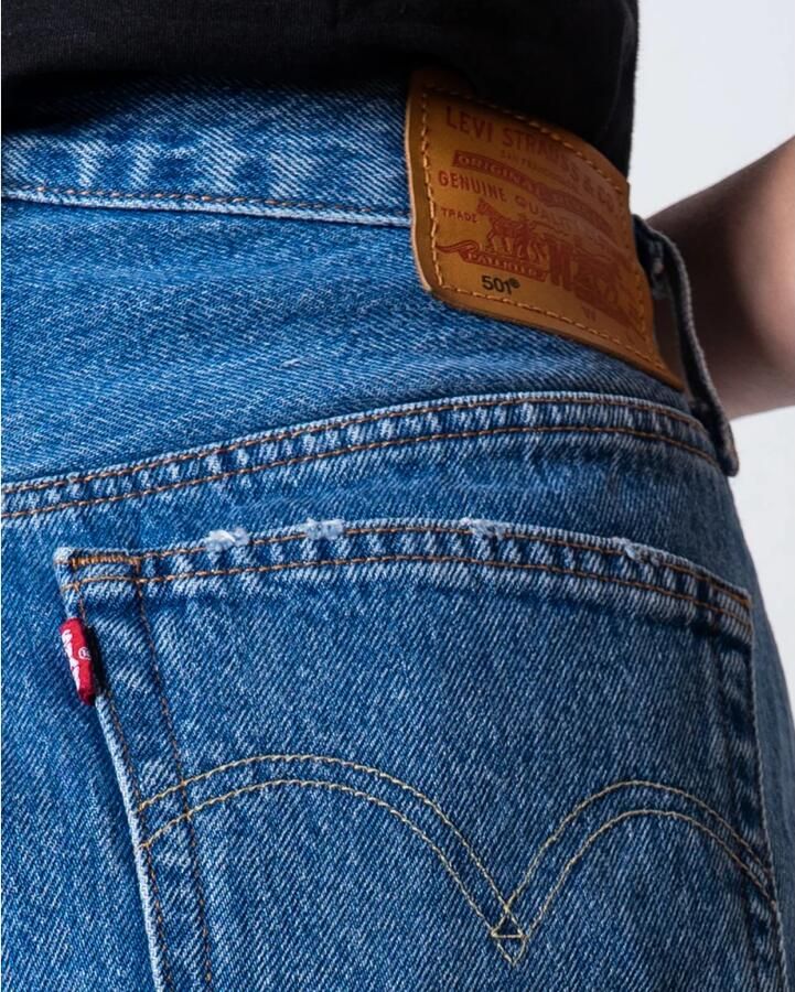 Levi's Blauwe Katoenen Jeans Broek Kort 501 5 Zakken Versleten Effect Logo Blue Dames - Foto 3