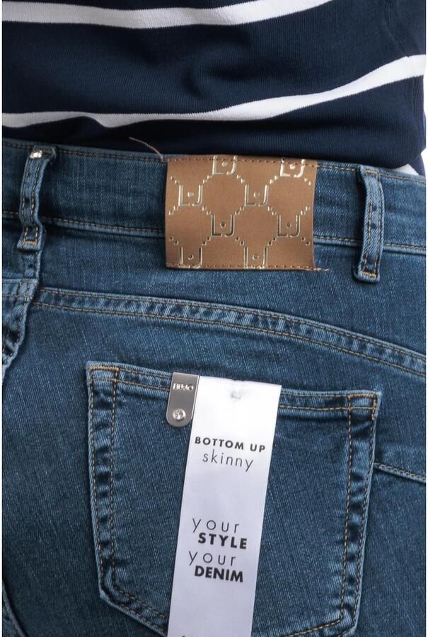 Liu Jo Blauwe Jeans met Gebruikte Wassing en Vernietigde Details Blue Dames - Foto 9