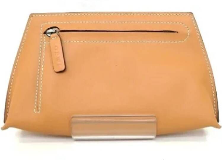 Loewe Pre-owned Leather clutches Bruin Dames