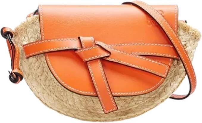 Loewe Pre-owned Leather crossbody-bags Oranje Dames