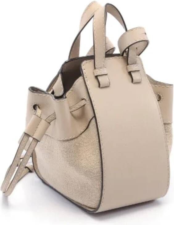 Loewe Pre-owned Leather handbags Grijs Dames