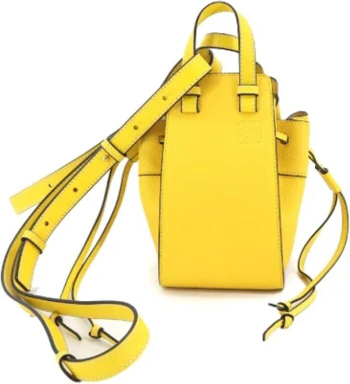 Loewe Pre-owned Leather shoulder-bags Yellow Dames