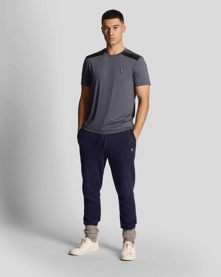 Lyle & Scott T-shirt Korte Mouw Lyle & Scott T-shirt griffé à l'épaule