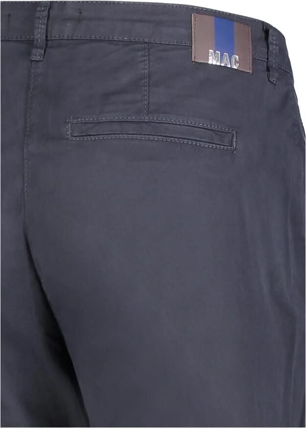 MAC Chino turn up met subtiele glans elegant en sportief tegelijk