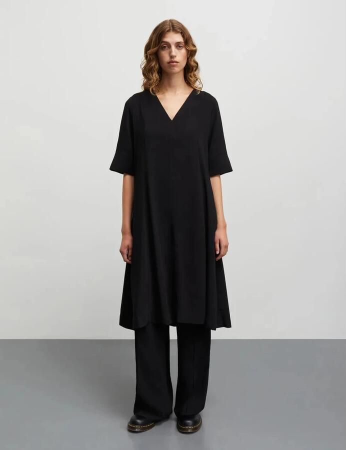 Mads Nørgaard Zwarte Crepe Margot Jurk Black Dames - Foto 3