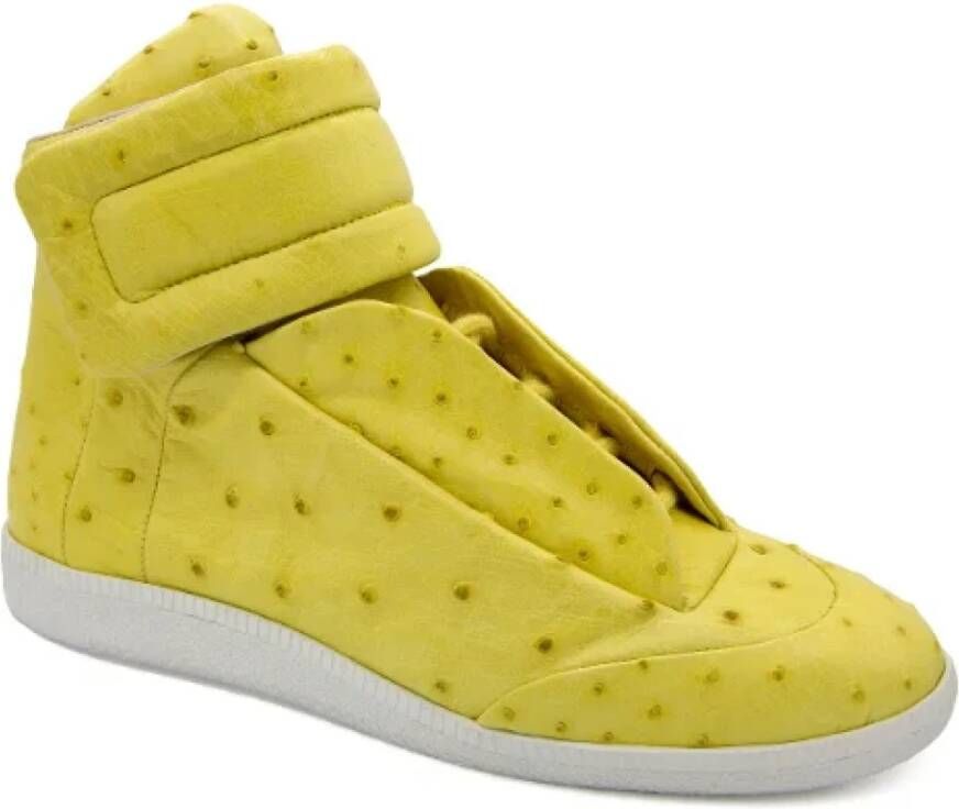 Maison Margiela Pre-owned Leather sneakers Yellow Dames