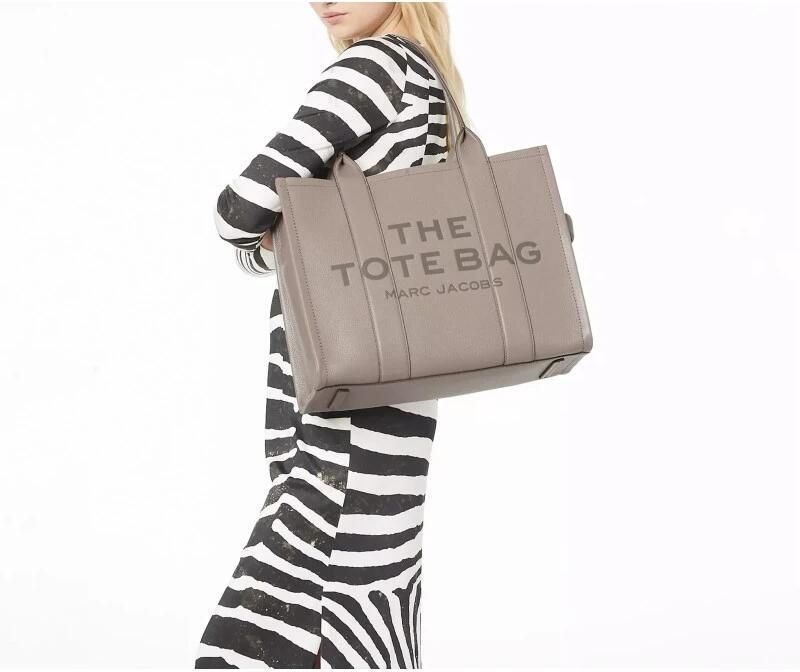 Marc Jacobs Gestructureerde leren shopper tas met logo Gray Dames - Foto 2