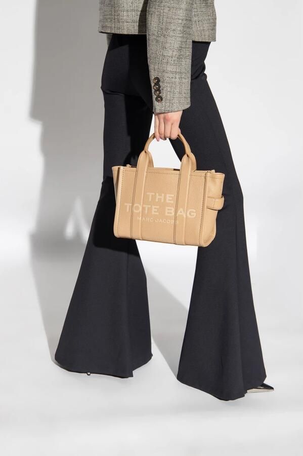 Marc Jacobs Gestructureerde leren tote handtas met verstelbare band Beige Dames - Foto 7
