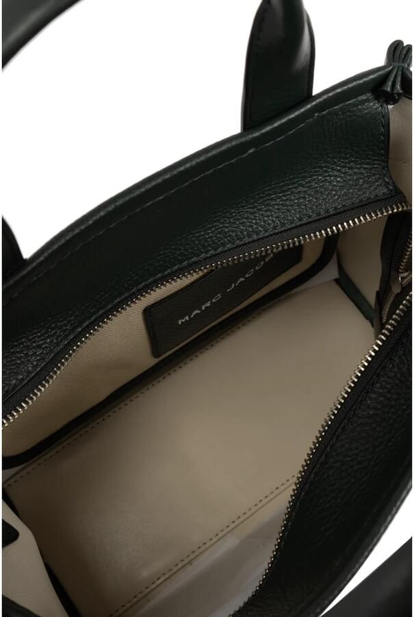 Marc Jacobs Shoppers & Totes The Small Leather Tote Bag in groen - Foto 5