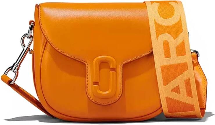 Marc Jacobs Crossbody bags The J Marc Small Saddle Bag in oranje
