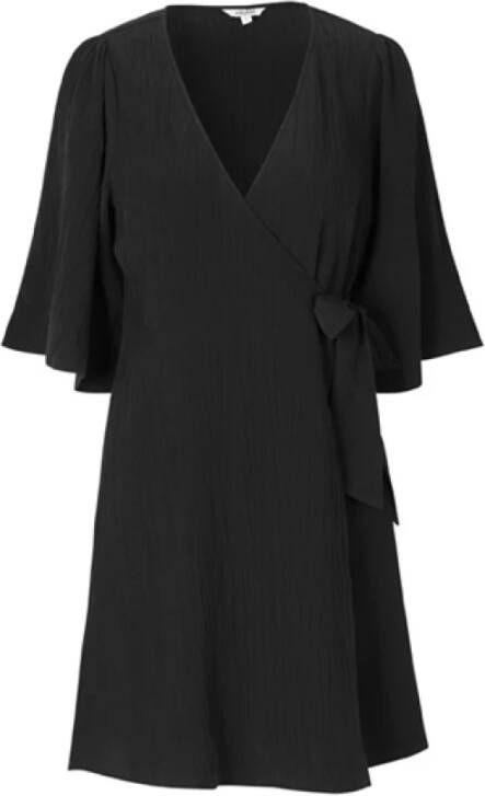 MbyM Knielange jurk in wikkellook model 'Melika'