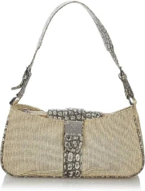 MCM Pre-owned Canvas shoulder-bags Bruin Dames
