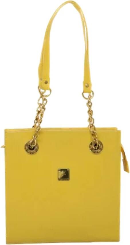 MCM Pre-owned Leather handbags Yellow Dames