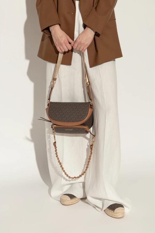 Michael Kors Crossbody bags Slater Medium Sling Pack Chain Messenger in bruin - Foto 4