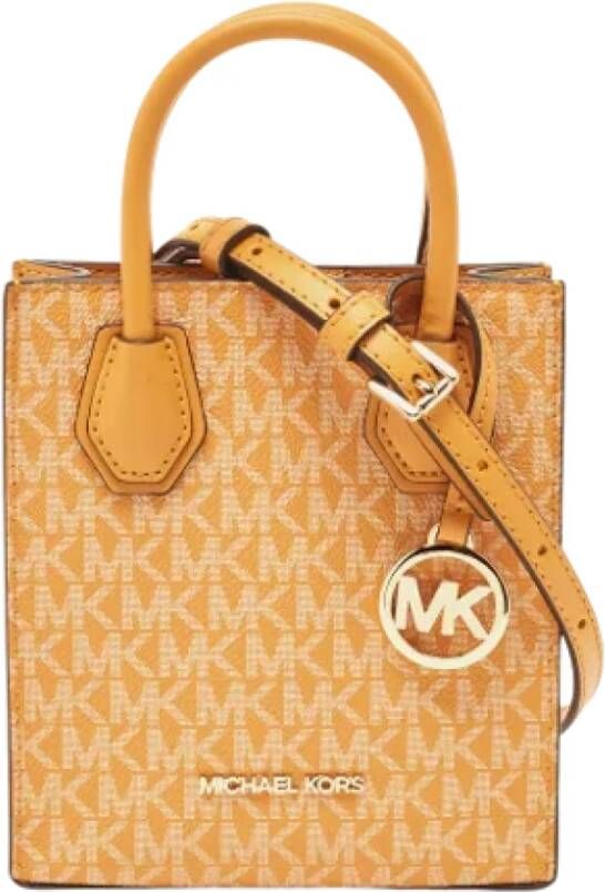 Michael Kors Pre-owned Fabric shoulder-bags Oranje Dames