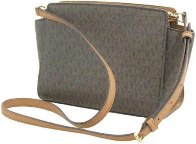 Michael Kors Pre-owned Plastic shoulder-bags Bruin Dames