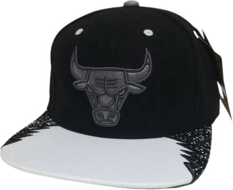 Mitchell & Ness Witte Bulls Day Five Snapback Pet Black Heren