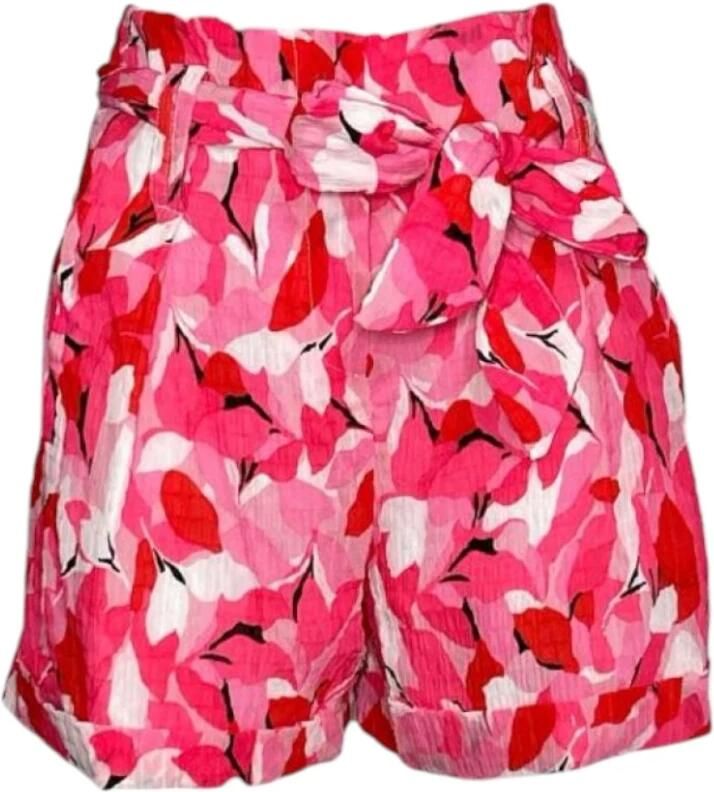 Molly Bracken Polyester Shorts met bijpassende riem Red Dames