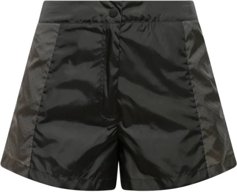Moncler Koele en Comfortabele Nylon Shorts Groen Dames
