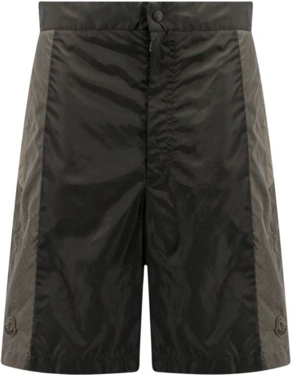 Moncler Lange Shorts voor Heren met Geperforeerd Detail Groen Heren